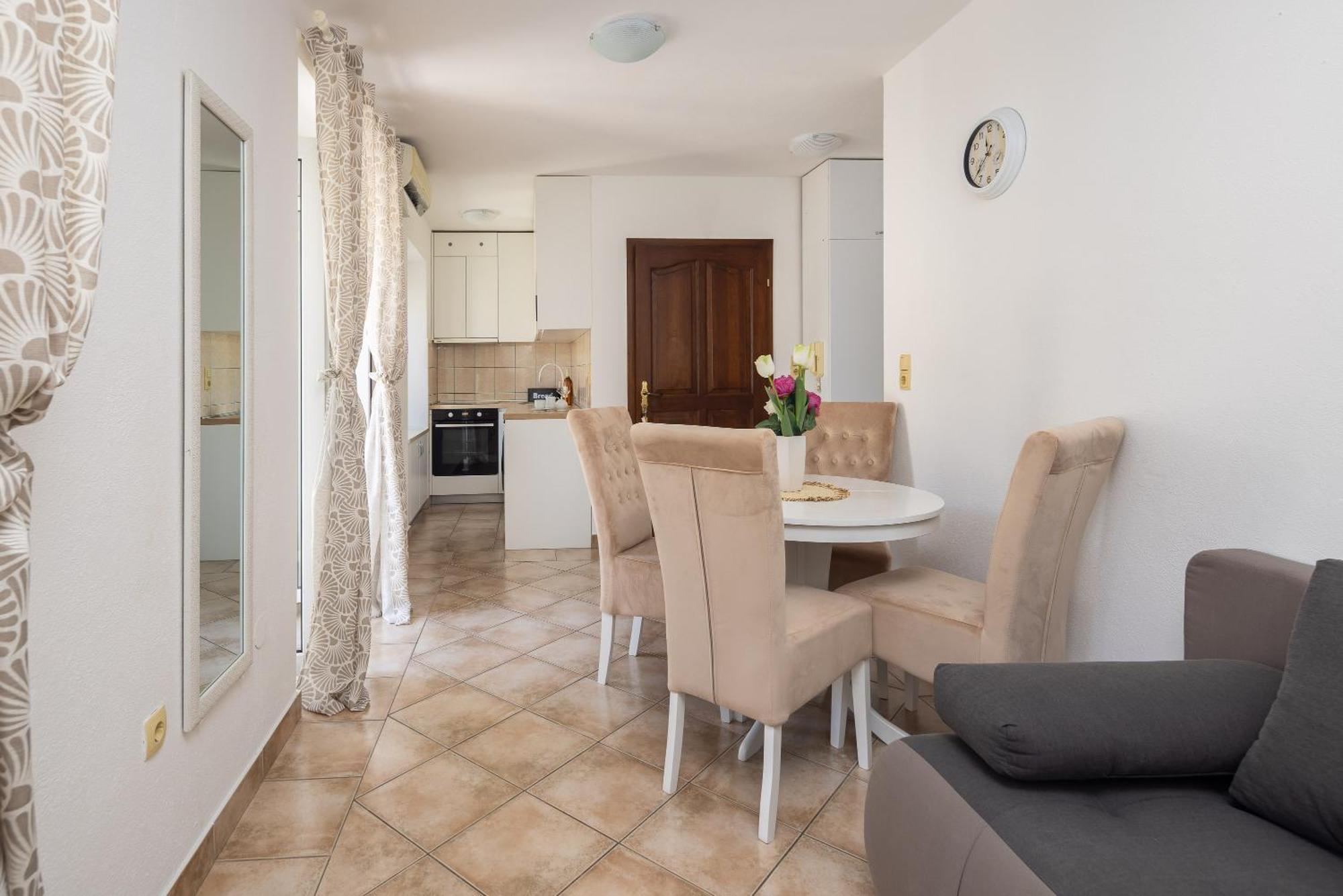 Galatea Apartments - Town Centre With Free Parking Baška Voda Esterno foto
